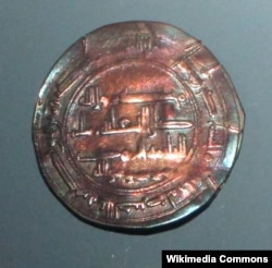Хазарская монета с надписью "Моисей – посланник Бога"