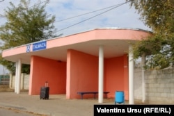 Autobuska stanica u selu Talmaza, oktobar 2021.