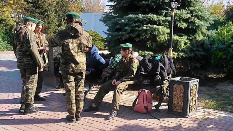 СБУ повідомила про підозру посадовцям Росії за підготовку дітей у Криму до війни проти України