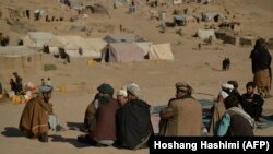 آرشیف، شماری از بیجاشدگان داخلی افغانستان در قلعه نو ولایت بادغیس