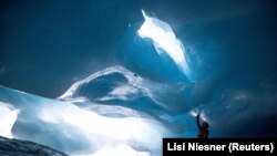 Ilustrativna fotografija - topljenje ledenjaka uzrokovano globalnim zatopljavanjem