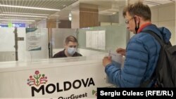 Control certificat Covid/acte la intrarea în R. Moldova, aeroportul internațional Chișinău, 24 octombrie 2021