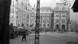 Archívum: A Parlament ’56-os stúdiójában