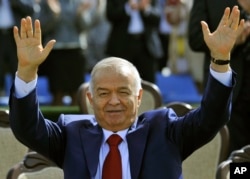 Өзбекстанның бұрынғы президенті Ислам Каримов. 2016 жылы қайтыс болып, 2003 жылдан бері премьер-министр болып келген Шавкат Мирзияев билікке келді.