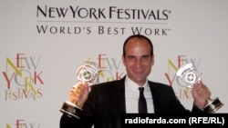 رادیو پس‌فردا خردادماه سال ۹۰ نیز جوایز «بهترین مجری رادیویی» و «بهترین برنامه گفتار‌محور روزانه رادیویی» را از گروه بین‌المللی «نیویورک فستیوالز» دریافت کرد.