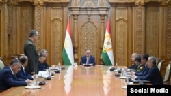 Тажикстандын президенти Эмомали Рахмон күч түзүмдөрү менен жыйын курду. Душанбе, 1-декабрь 2025-жыл