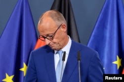 Канцлер Німеччини Фрідріх Мерц робить заяву після оприлюднення перших результатів екзитполів на виборах у землях Берлін і Мекленбург — Передня Померанія; штаб-квартира ХДС у Берліні, Німеччина, 20 вересня 2026 року
