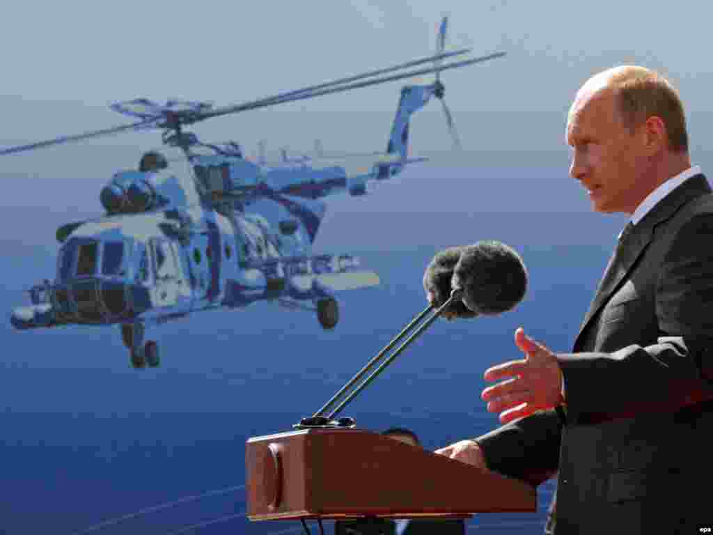 Putin na otvaranju aeromitinga - Rusija - Ruski premijer Vladimir Putin govorio je na otvaranju međunarodnog aeromitinga u Zukovskom kod Moskve, 18. avgust 2009.
