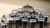 Амбасадары эўрапейскіх краін у Менску з плякатамі «Не гвалту». 2 кастрычніка 2020 году.
