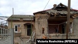 Зруйнований внаслідок обстрілів в Оріхові житловий будинок, 3 березня 2022 року