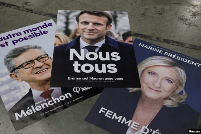 Плакаты последних президентских выборов во Франции; Во Франции большинство кандидатов в президенты сами являются партийными лидерами.