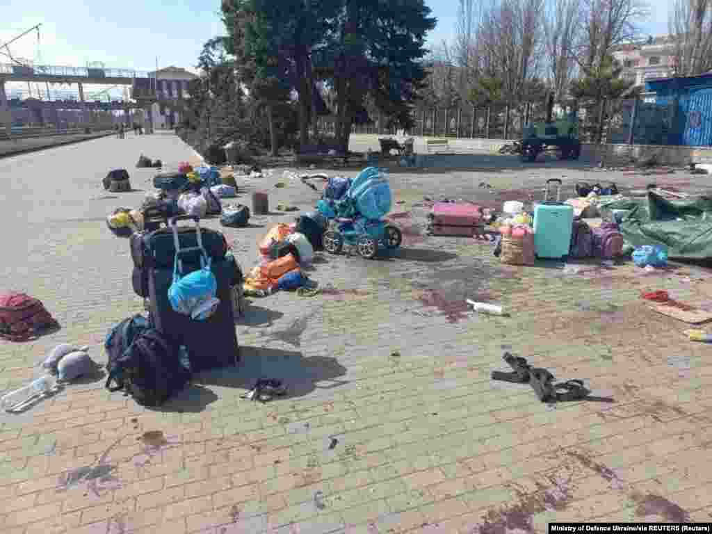 Stvari ljudi koji su pokušali da se evakuišu iz Kramatorska, na istoku Ukrajine.