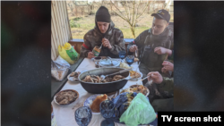 Російські військовослужбовці активно фотографувались на території України