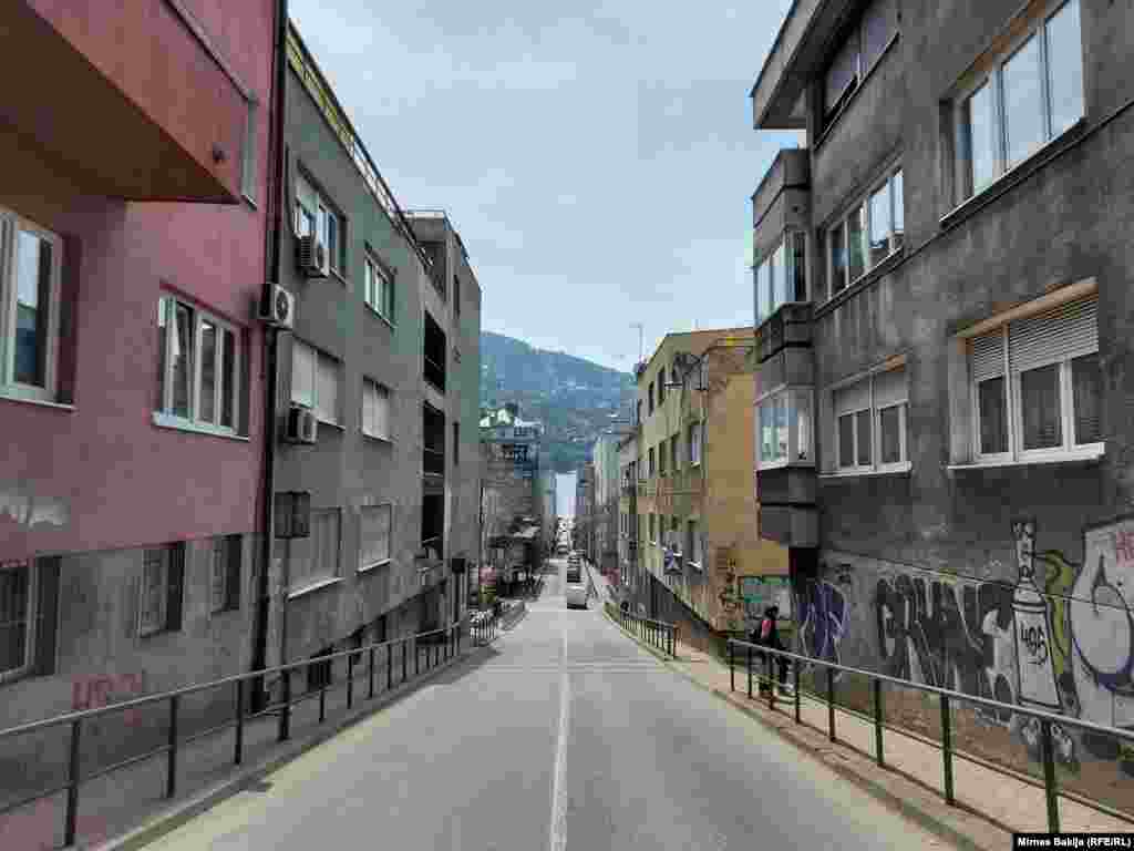 Vojska Republike Srpske je pod opsadom držala Sarajevo tačno 1.460 dana. U tom periodu su na grad sa okolnih brda ispaljene stotine hiljada granata. 