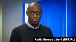 Raouf Mazou, adjunctul Înaltului Comisar al ONU pentru operațiuni al UNHCR, în vizită la biroul Radio Europa Liberă din Chișinău 