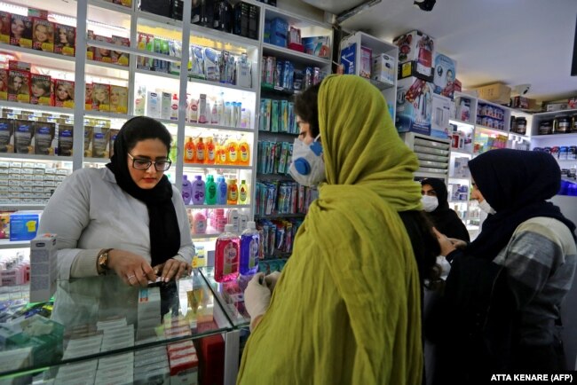 Since the government of ultraconservative President Ebrahim Raisi first announced its plans to cut a major medical subsidy, the cost of some essential drugs has more than quadrupled. (file photo)