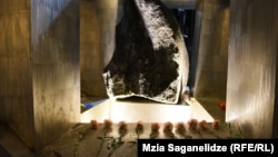 1989 წლის 9 აპრილს დაღუპულთა მემორიალი თბილისში, რუსთაველის გამზირზე