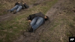 Тела убитых мирных жителей в Буче