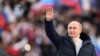 Președintele Rusiei, Vladimir Putin, la un eveniment de pe stadionul Lujniki din Moscova, cu ocazia marcării a 8 ani de când Rusia a ocupat Peninsula Crimeea, (18 martie 2022). 