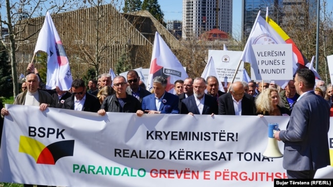Protesta e Federatave Sindikale të Kosovës, 8 prill 2022.