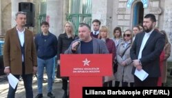 Alexandr Odințov, liderul socialiștilor din consiliul municipal Chișinău la conferința de presă în care s-a anunțat că PSRM vrea un referendum pe tema Stadionului Republican