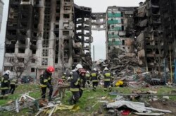 Lebombázott épület Borogyanka városában, Kijev közelében 2022. április 9-én