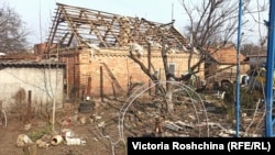Пошкоджений внаслідок обстрілів російських військ будинок в Оріхові. Запорізька область. Квітень 2022 року