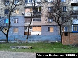 Обстріляні житлові квартали Оріхова. Оріхів, Запорізька область, 3 березня 2022 року. Квітень 2022 року
