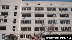 Rusiye arbiyleri ateş açqan Mıkolayıv beşinci rayon hastahanesi, 2022 senesi aprelniñ 5-i