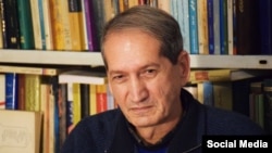 حاتم قادری می‌گوید آنچه مشخصاً در ۱۹ دی اتفاق افتاد، رویدادی به‌شدت خشن بود و گذار ایران را بسیار خونین کرد