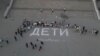 Marșul Mamelor (#SaveMariupol) la Chișinău: „Nu ne ucideți copiii!”