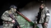 Российские военнослужащие из Чечни во время штурма и «зачистки» здания в Мариуполе, 4 апреля 2022 года