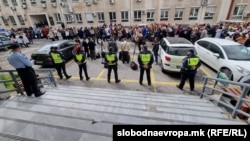 Илустрација - Фотографија од протестот на матичните лекари пред Министерството за здравство на 7 април 2022