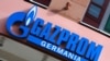 Logo kompanije Gazprom Germania na njenom sedištu u Berlinu, 1. april 2022. 