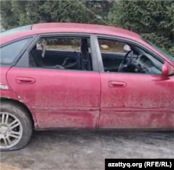 Автомобиль Mazda, за рулем которого был Ермек Кебекбаев. Он был убит вечером 6 января на площади Республики в Алматы