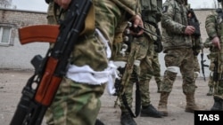 Члены СОБР "Ахмат", направленные в Украину