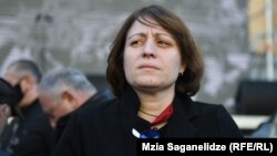 ელენე ხოშტარია