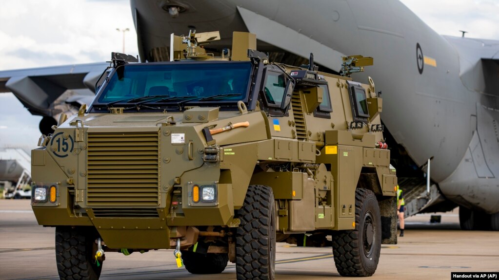 Австралія передає Україні 20 бронетранспортерів Bushmaster ціною 38 мільйонів доларів США