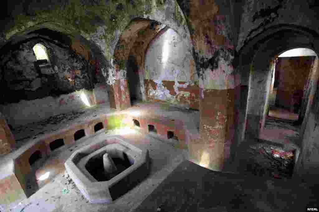 Təmirə ehtiyaclı tarixi abidələr #27