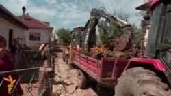 Vazhdon pastrimi i zonave të pëmbytura në Maqedoni