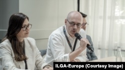 Florin Buhuceanu (centru) la conferința ILGA-Europe de la București, octombrie 2024