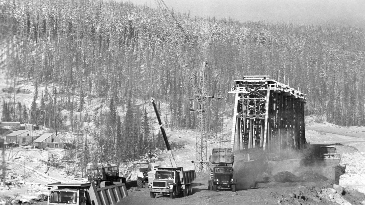 Стройка бам северобайкальск. Постройка бама. Магирус бам. Байкало-амурская магистраль стройка. Байкало-амурская магистраль.