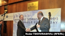 კენტ ლოგსდონი და გიორგი აბულაშვილი