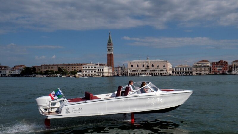 Венеция в январе начнет взимать с туристов плату за въезд