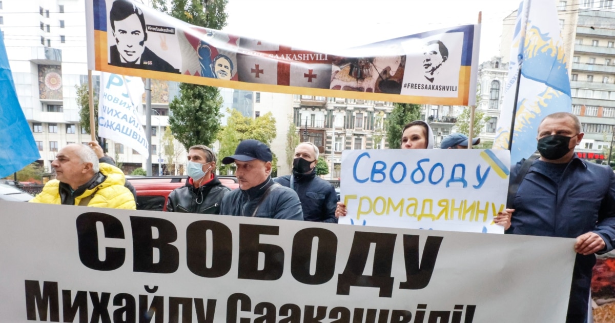 Саакашвілі звернувся до Зеленського з проханням про статус цивільного полоненого