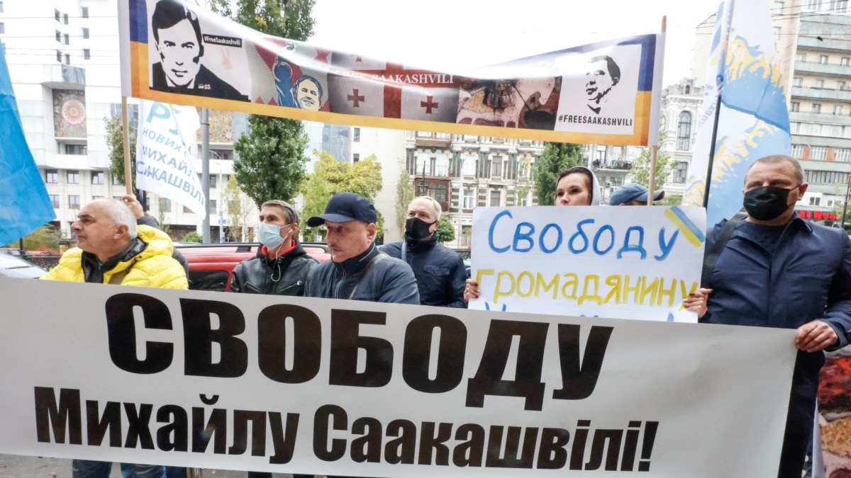 Саакашвілі просить Зеленського про статус цивільного полоненого