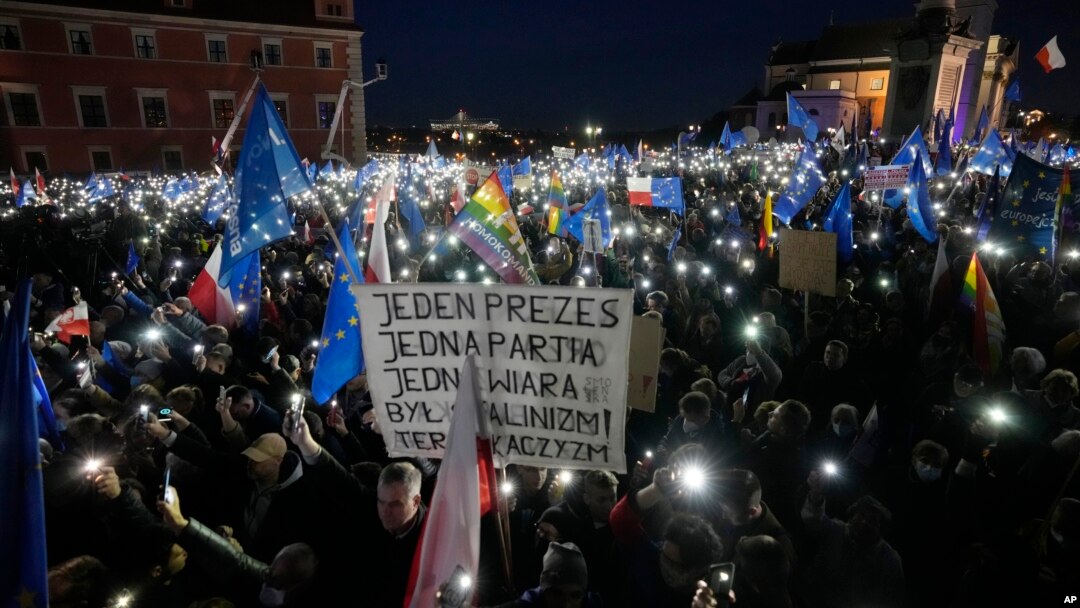 Protestele au avut loc în peste 100 de oraşe şi localităţi din Polonia şi în câteva oraşe din străinătate