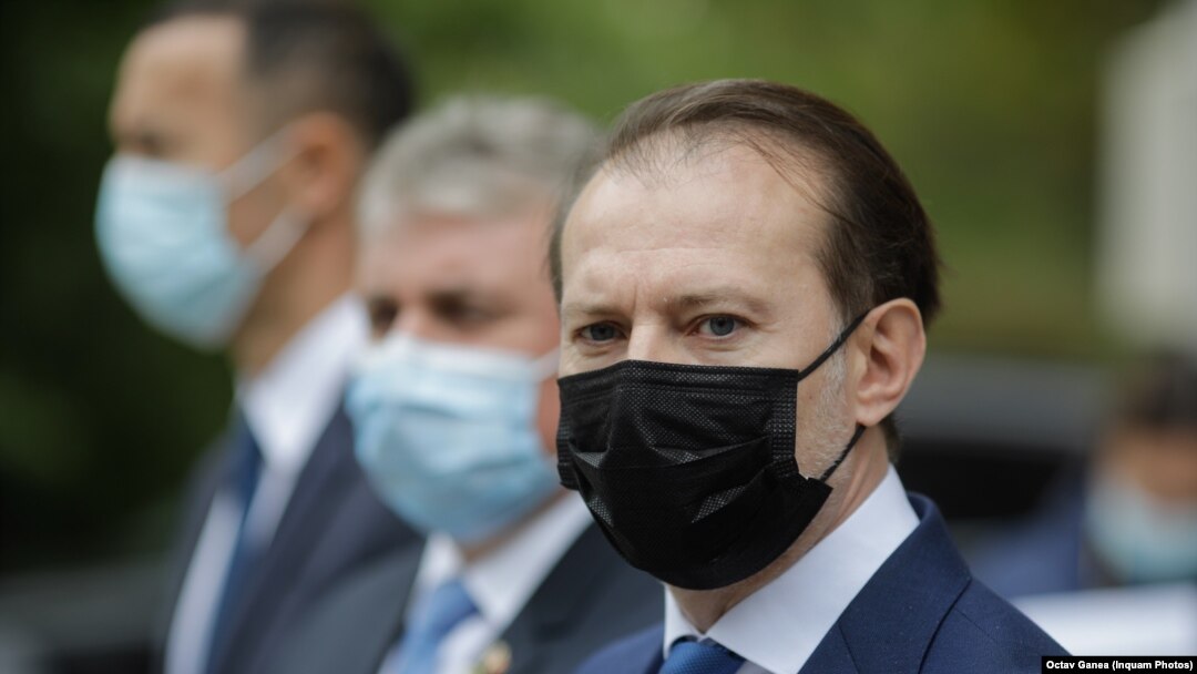Premierul demis, Florin Cîțu, nu vrea să ofere susținere pentru formarea unui guvern alături de USR și îi cere lui Dacian Cioloș să obțină voturile PSD și AUR.
