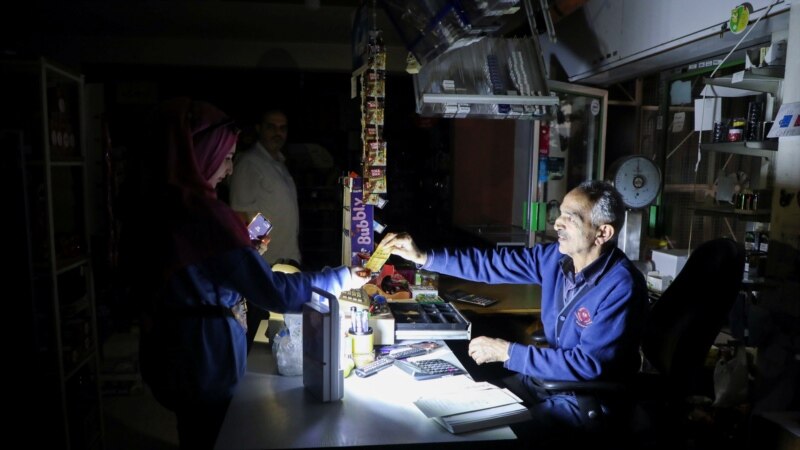 U Libanu posle potpunog mraka delimično proradile dve električne centrale 