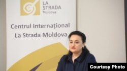 Angela Prisăcaru, Angela Prisăcaru, consultantă în cadrul Ministerului Educației